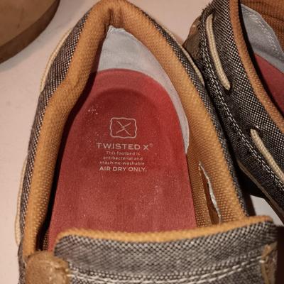 ROPER SUEDE SHOES AND LIKE NEW TWISTED X CASUAL SHOES SIZE 11