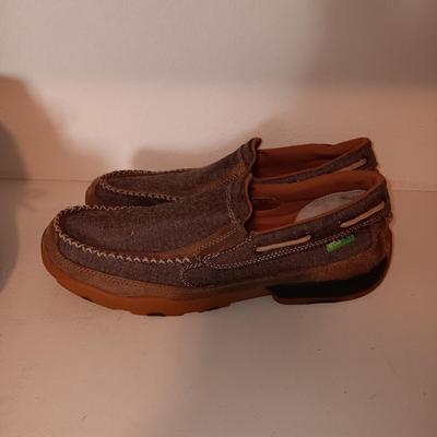 ROPER SUEDE SHOES AND LIKE NEW TWISTED X CASUAL SHOES SIZE 11