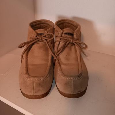 ROPER SUEDE SHOES AND LIKE NEW TWISTED X CASUAL SHOES SIZE 11