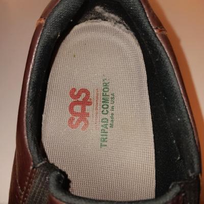 MEN'S TWISTED X AND SAS SHOES SIZE 10 1/2 & 11