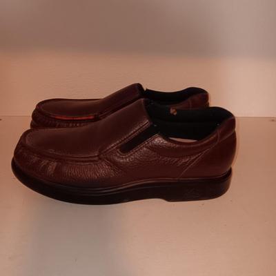 MEN'S TWISTED X AND SAS SHOES SIZE 10 1/2 & 11