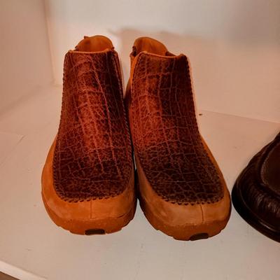 MEN'S TWISTED X AND SAS SHOES SIZE 10 1/2 & 11