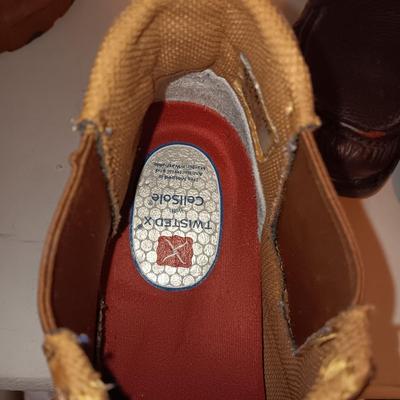MEN'S TWISTED X AND SAS SHOES SIZE 10 1/2 & 11
