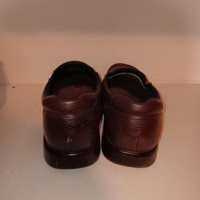 MEN'S TWISTED X AND SAS SHOES SIZE 10 1/2 & 11