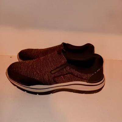 2 PAIRS OF MEN'S SKECHERS SHOES SIZE 11