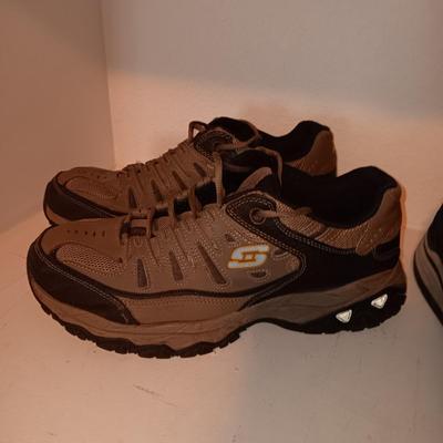 2 PAIRS OF MEN'S SKECHERS SHOES SIZE 11