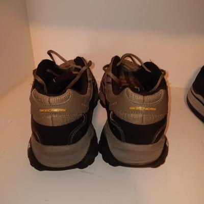 2 PAIRS OF MEN'S SKECHERS SHOES SIZE 11