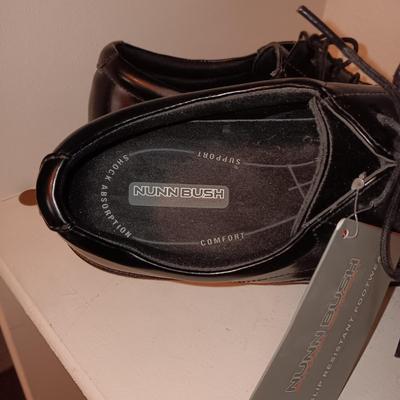 MEN'S NEW NUNN BUSH AND SKECHER SHOES 10 1/2