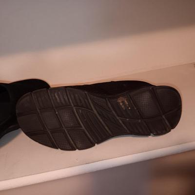 MEN'S NEW NUNN BUSH AND SKECHER SHOES 10 1/2