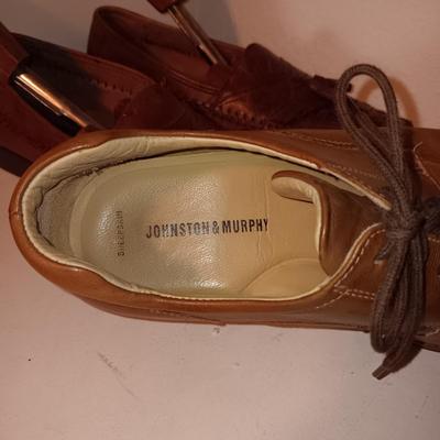 MEN'S DRESS SHOES AND WOODEN FORMS