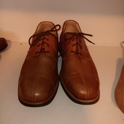 MEN'S DRESS SHOES AND WOODEN FORMS