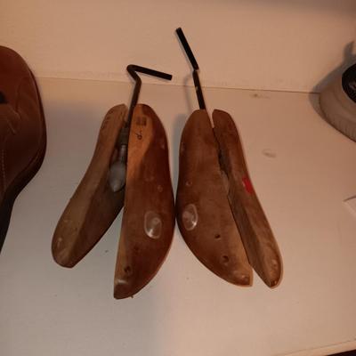 MEN'S DRESS SHOES AND WOODEN FORMS