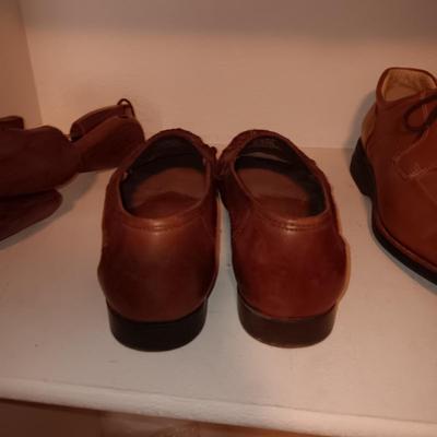 MEN'S DRESS SHOES AND WOODEN FORMS
