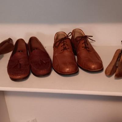 MEN'S DRESS SHOES AND WOODEN FORMS