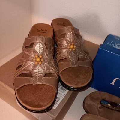 LADIES NEW CLARKS SANDALS AND NEARLY NEW RIALTO SANDALS