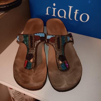 LADIES NEW CLARKS SANDALS AND NEARLY NEW RIALTO SANDALS