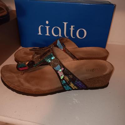 LADIES NEW CLARKS SANDALS AND NEARLY NEW RIALTO SANDALS