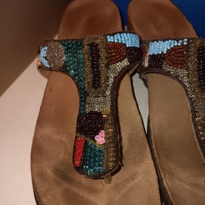 LADIES NEW CLARKS SANDALS AND NEARLY NEW RIALTO SANDALS