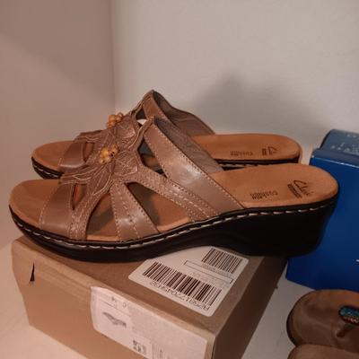 LADIES NEW CLARKS SANDALS AND NEARLY NEW RIALTO SANDALS