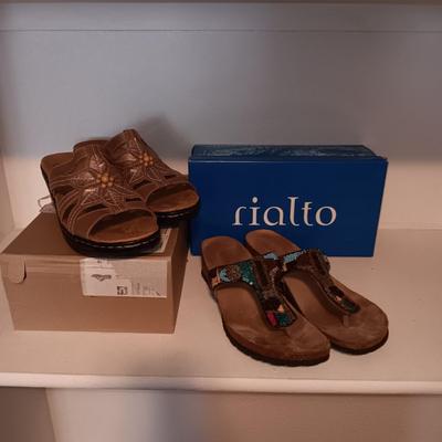 LADIES NEW CLARKS SANDALS AND NEARLY NEW RIALTO SANDALS