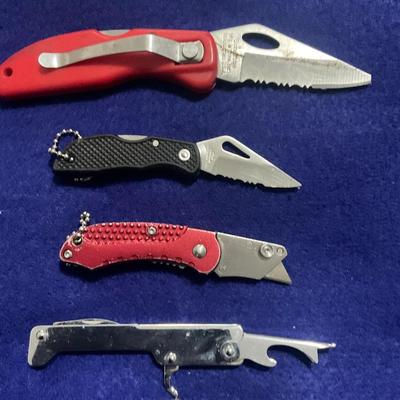 Several pocket Knives
