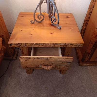 PINE LOG NIGHT STAND WITH 1 DRAWER AND IRON BASE LAMP