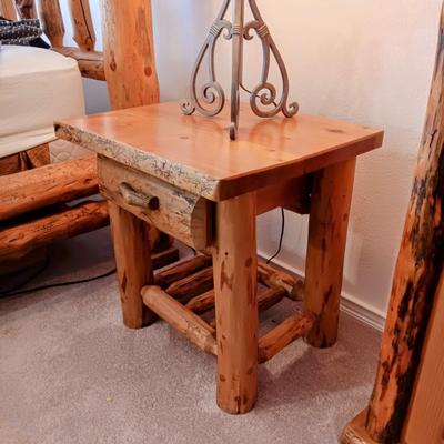 PINE LOG NIGHT STAND WITH 1 DRAWER AND IRON BASE LAMP