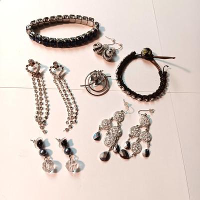 COSTUME JEWELRY WITH SOME BLING