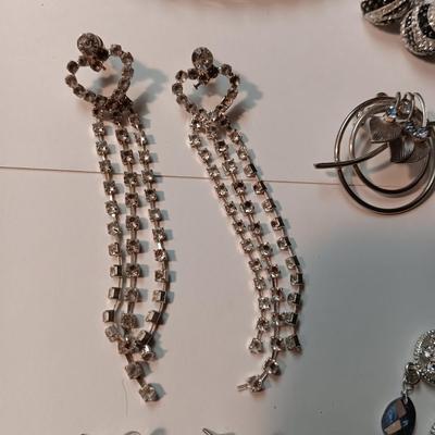 COSTUME JEWELRY WITH SOME BLING