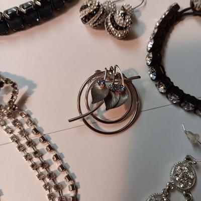 COSTUME JEWELRY WITH SOME BLING