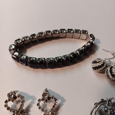 COSTUME JEWELRY WITH SOME BLING