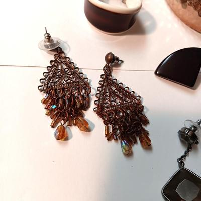 EARTH TONE COSTUME JEWELRY