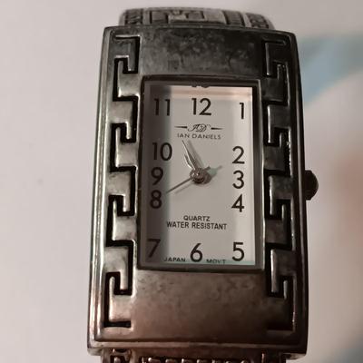 SILVER-TONE COSTUME JEWELRY
