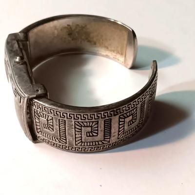SILVER-TONE COSTUME JEWELRY