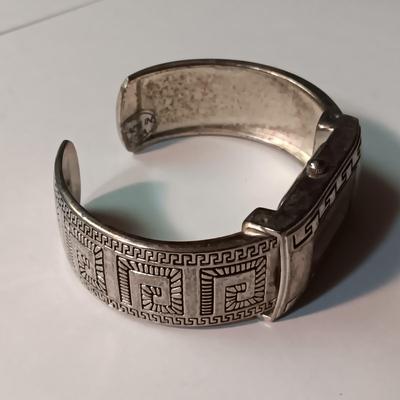 SILVER-TONE COSTUME JEWELRY