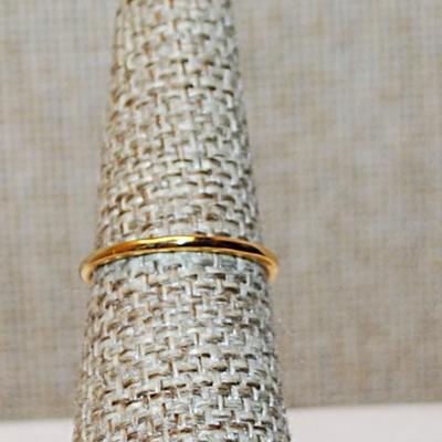 Size 6 ¾ Marked .925 Vertical Rectangle Ring with 3 Clear Stones on a Silver Filled Gold Colored Band (1.2g)