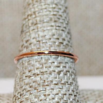 Size 8 ½ Marked .925 Vertical Rectangle Ring with 3 Clear Stones on a Silver Filled ROSE GOLD Band (1.2g)