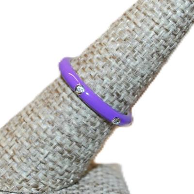 Size 7 Delicate LAVENDER Ring with 6 Accent Clear Stones on a Silver Tone Band (2.2g)