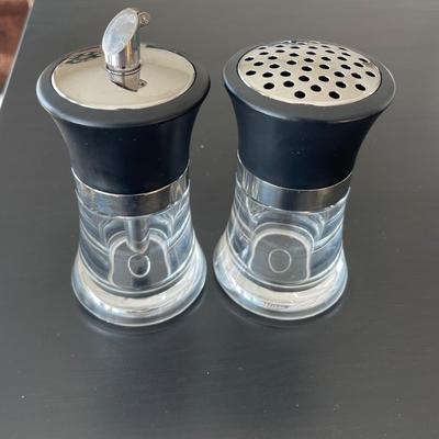 2 nice acrylic Pour and Shake containers
