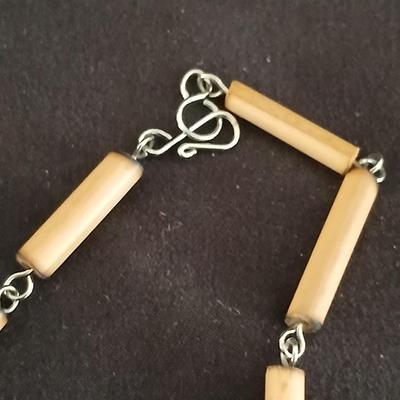 Beautiful vintage necklace with matching ear rings