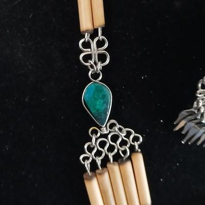 Beautiful vintage necklace with matching ear rings