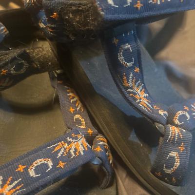Sun and Moon “tevas” 8.5