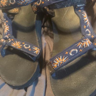 Sun and Moon “tevas” 8.5