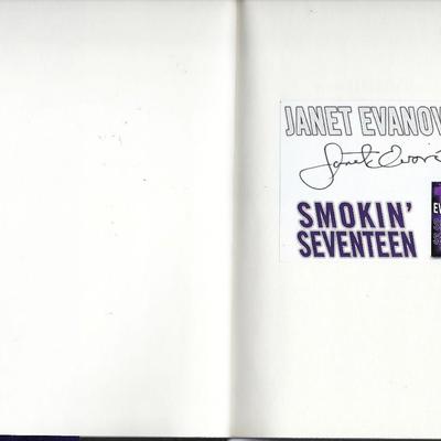 Smokin' Seventeen: A Stephanie Plum Novel Janet Evanovich signed book