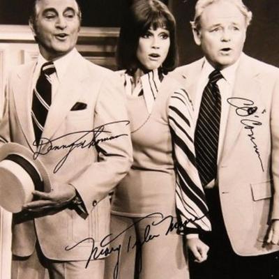Mary Tyler Moore Show signed promo photo 