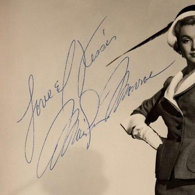 Marilyn Monroe signed photo 
