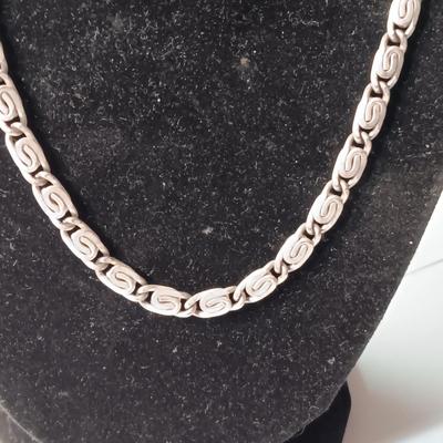 STERLING SILVER CHAIN NECKLACE