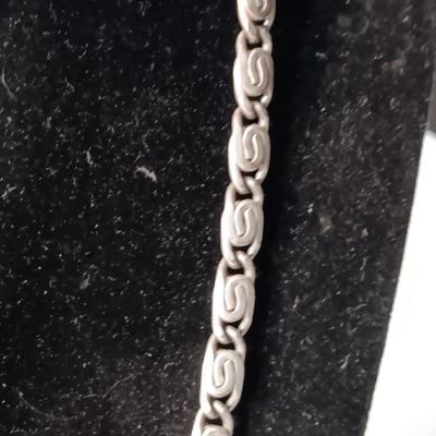STERLING SILVER CHAIN NECKLACE