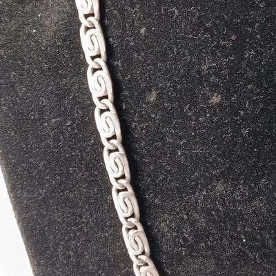 STERLING SILVER CHAIN NECKLACE