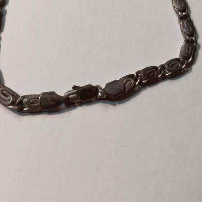 STERLING SILVER CHAIN NECKLACE